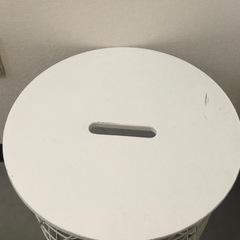 IKEA イケア  かご テーブル ランドリー 白(天板キズあり)の画像