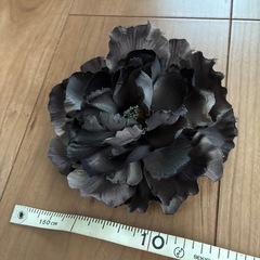 【値下げ】コサージュ2種とパールのロングネックレスの画像