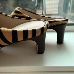 ビームス新品同様24.5//ハラコ素材サンダルの画像