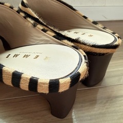 ビームス新品同様24.5//ハラコ素材サンダルの画像