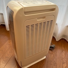 HITACHI 除湿衣類 乾燥機　2020年製　HJS-D562の画像