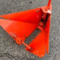 クボタ 久保田 うねたて機 トラクター パーツ 培土器 畦立器 中古 【11141347】の画像