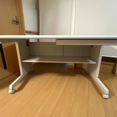 パソコンデスクのみの画像