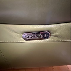 【美品】大塚家具　本革電動リクライニングソファの画像