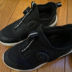 女の子　4足　18.5㎝と19の画像