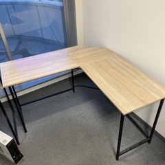 L字型デスクの画像