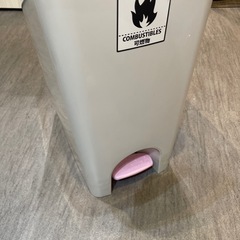 【ゴミ箱ピンク】【45L】クリーニング済み【管理番号0228】野の画像