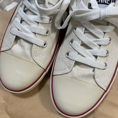 スニーカー　27.0cm
の画像