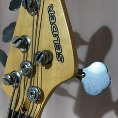 自作5弦ベースの画像