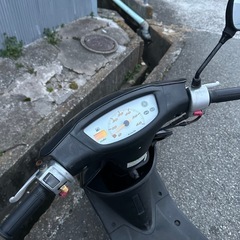 YAMAHA ジョグ 原付 実働 バッテリー、ヘッドライト等新品交換 最短で即日の配送も可能ですのでご相談ください YAMAHAの2ストは速いわ。。　通勤、通学、ウーバー等に！の画像