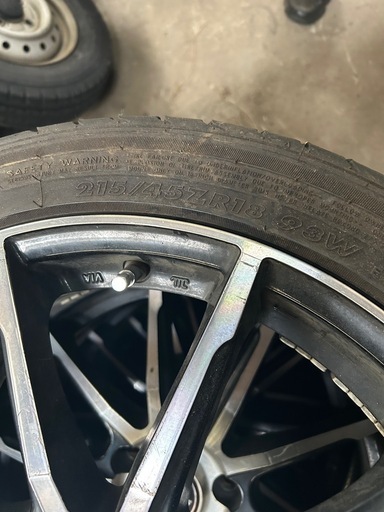 タイヤ、ホイル付き