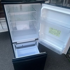 冷蔵庫　シャープ　16年の画像