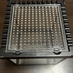 飼育ケースの画像