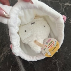 新品 ミッフィー 巾着 ループ付きタオルの画像
