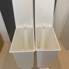 ニトリ 45L ペダル式ゴミ箱×2の画像