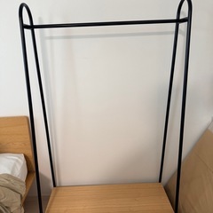 ［IDEE］ PAUL HANGER S TAND White AshNatur a l 幅90x奥行40.5x高さ150cmの画像