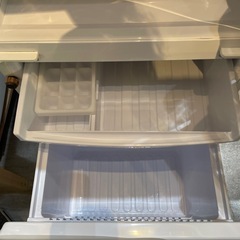 配達可【シャープ】冷蔵庫137L★2012年製 クリーニング済み/6ヶ月保証付き★100Lクラス【管理番号0228】野の画像