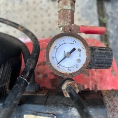 取引中　コンプレッサーの画像