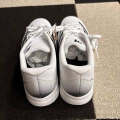 adidasランニングシューズの画像