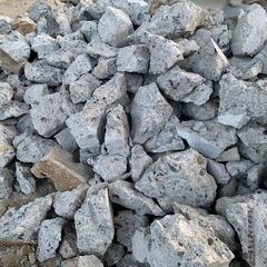 コンクリート　塊　石　岩　砕石　砂利
の画像