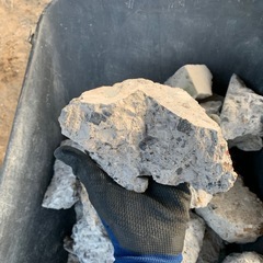 コンクリート　塊　石　岩　砕石　砂利
の画像