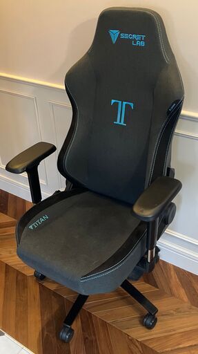 【引き取り限定】Secretlab TITAN 2020 ゲーミングチェア（ファブリック／ブラック×ブルー）①
