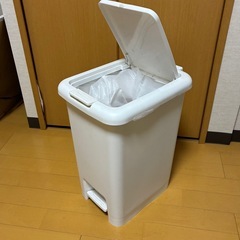 【０円】ゴミ箱の画像
