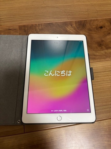 iPad （6th generation）　32G　Wi-fiモデル　シルバー　ケース（4千円）付き