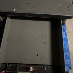 決まりました！
グレーの事務机の画像