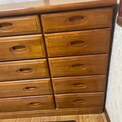 カントリー調タンスの画像