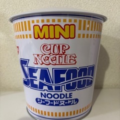 カップヌードル缶の画像