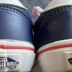 VANS ネイビー/レッド スニーカーの画像