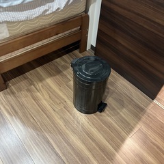 ゴミ箱の画像