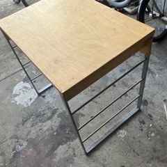 デスク　テーブル　机　の画像