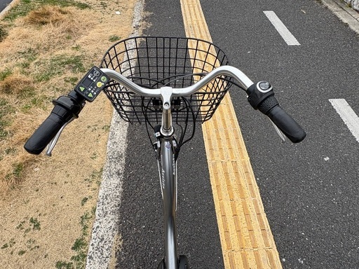 081中古ブリヂストン電動アシスト自転車　6.2Ah 大阪　081