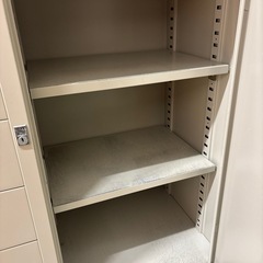 鍵はかからないし扉が閉まりにくい書庫の画像