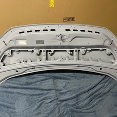 美品！令和4年3月登録　三菱　デリカD5純正ボンネットの画像