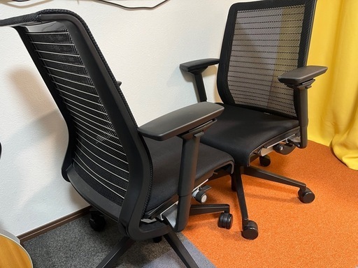 【2脚セット】シンクチェア可動肘　Steelcase    Think chair