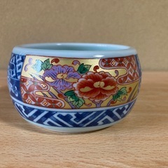 有田焼蓋付き器の画像