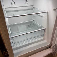 ピンク冷蔵庫Haierの画像