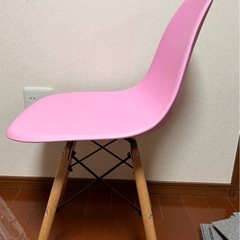 椅子　ピンク　背もたれあり
の画像