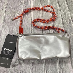 新品✨️Topologie Bottle Sacocheショルダーバッグ シルバーの画像