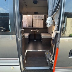 コースター　キャンピングカーの画像