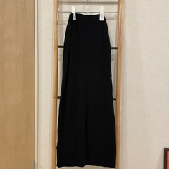 UNIQLO マメクロゴウチ　タイトスカートの画像