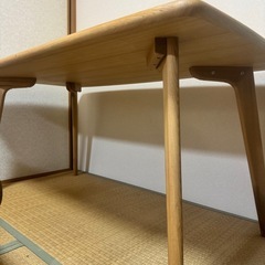 100円あげるので引き取ってください‼️木のダイニングテーブルの画像