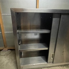業務用壁掛けステンレス収納棚の画像