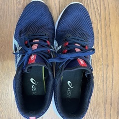 asics アシックス ランニングシューズ　VERSABLAST 27cmの画像