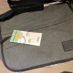 普段使いに最適！メッセンジャーバックの画像