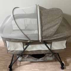 ベビーベッドの画像