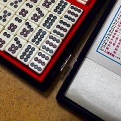 🀄 麻雀牌セット（竹背／ケース付き）の画像